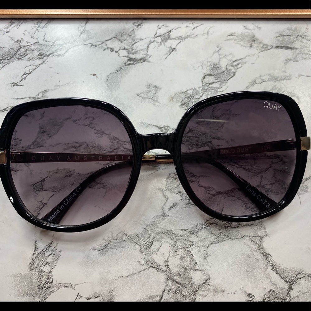 QUAY AUSTRALIA SUNNIES